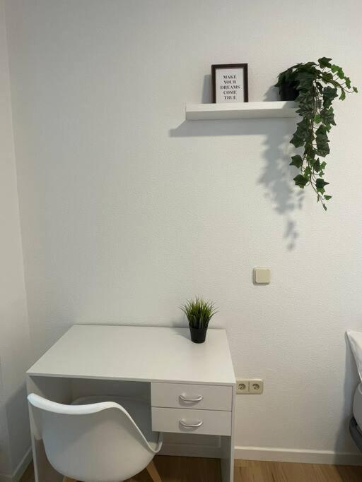 Juan Pantoja, Apartamento Para 2 En Metro Alvarado Madrid Exterior photo